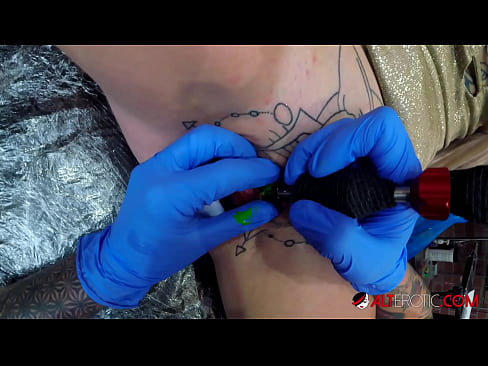 ❤️ tattooed ທີ່ສຸດ Hottie Sully Savage ໄດ້ຮັບ tattoo ສຸດ clitoris ຂອງນາງ ❤ ຮູບໂປ້ຍາກ ທີ່ lo.tubsexercom.ru ﹏